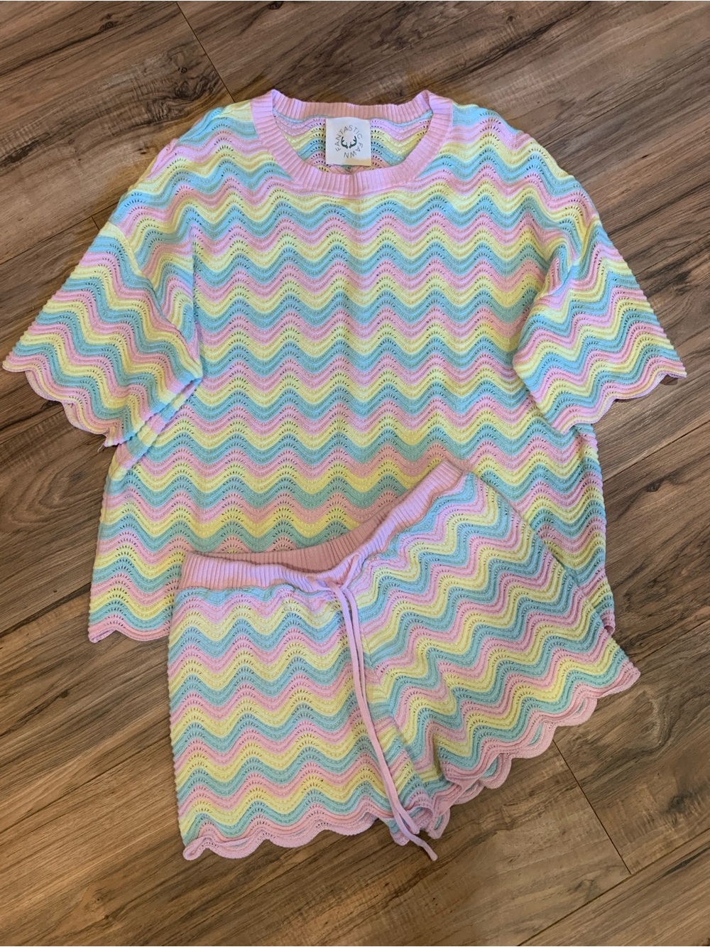 Women’s Fantastic Fawn Time for Comfort Lounge Wave Colorful Shirt Short Set